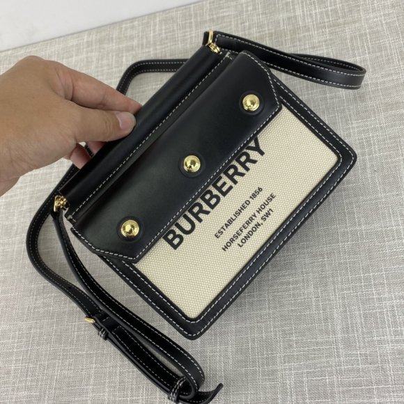 Burberry Женская сумка - мессенджер BU_1702BU10 Burberry Женская сумка - мессенджер BU_1702BU10