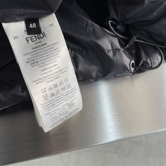 Fendi - Мужская куртка пуховик DZ_1201FE3 Fendi - Мужская куртка пуховик DZ_1201FE3