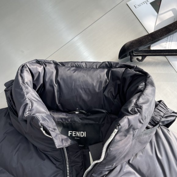 Fendi - Мужская куртка пуховик DZ_1201FE3 Fendi - Мужская куртка пуховик DZ_1201FE3