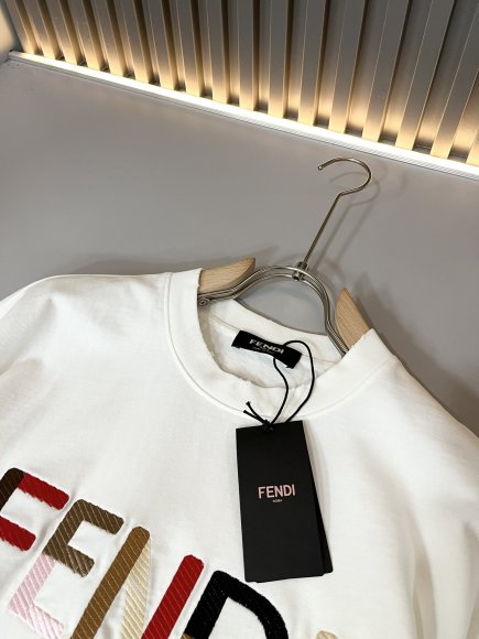 Fendi - Мужской костюм футболка шорты DF_2407FE7 Fendi - Мужской костюм футболка шорты DF_2407FE7