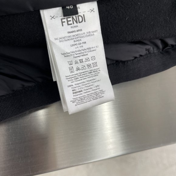 Fendi - Мужская стеганая куртка DZ_1201FE4