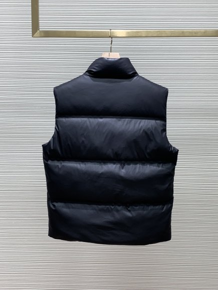 Burberry - Мужской жилет пуховик TI_2511BU10