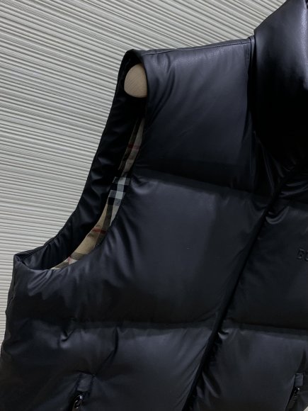 Burberry - Мужской жилет пуховик TI_2511BU10