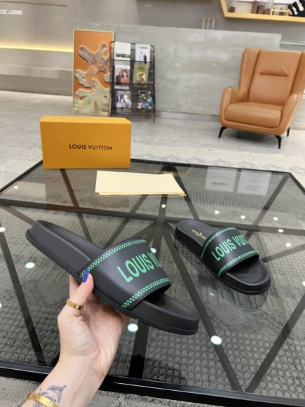 Louis Vuitton - Мужские шлепанцы мюли RU_3005LV2 Louis Vuitton - Мужские шлепанцы мюли RU_3005LV2