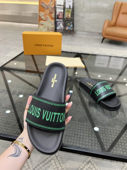 Louis Vuitton - Мужские шлепанцы мюли RU_3005LV2 Louis Vuitton - Мужские шлепанцы мюли RU_3005LV2