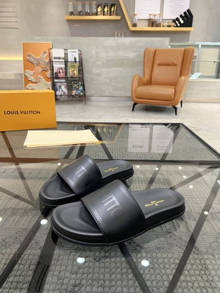 Louis Vuitton - Мужские шлепанцы мюли RU_3005LV2 Louis Vuitton - Мужские шлепанцы мюли RU_3005LV2