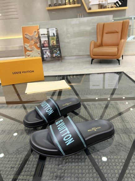 Louis Vuitton - Мужские шлепанцы мюли RU_3005LV2 Louis Vuitton - Мужские шлепанцы мюли RU_3005LV2