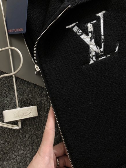 Louis Vuitton - Мужская кофта кардиган DZ_1412LV15