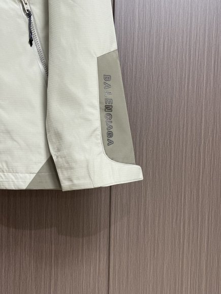 Balenciaga - Мужская куртка ветровка DZ_0908BA8 Balenciaga - Мужская куртка ветровка DZ_0908BA8