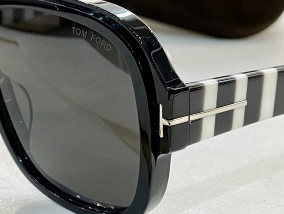 Tom Ford Солнцезащитные очки BO_1505TF5