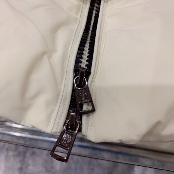 Moncler - Детская куртка пуховик DW_0112MO4 Moncler - Детская куртка пуховик DW_0112MO4