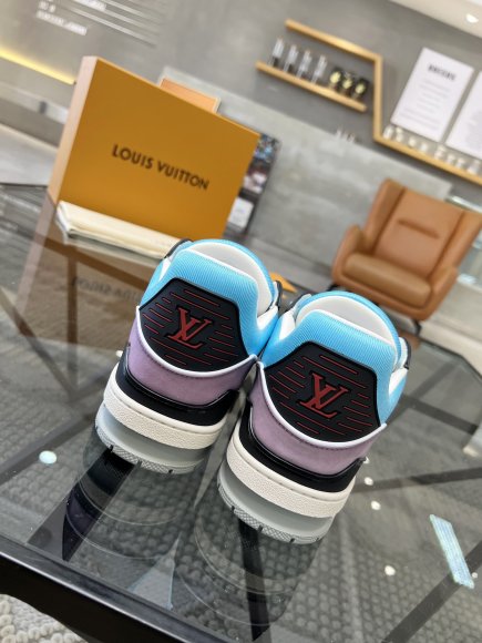 Louis Vuitton - Мужские кроссовки RU_2909LV1