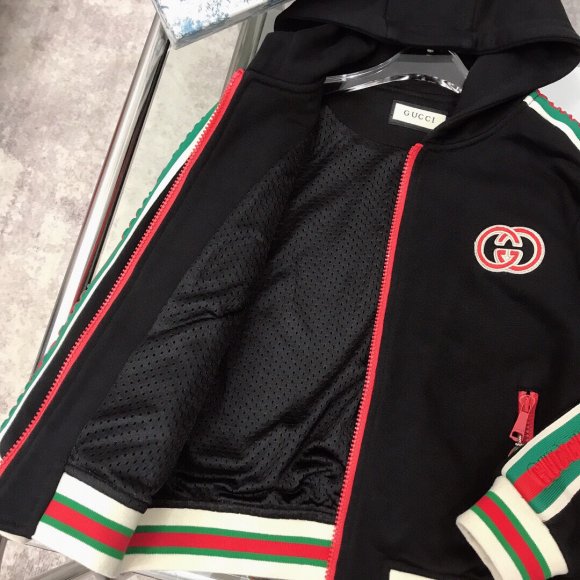 Gucci - Детский спортивный костюм DW_0112GU5