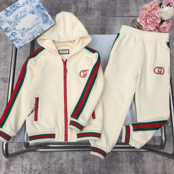 Gucci - Детский спортивный костюм DW_0112GU5