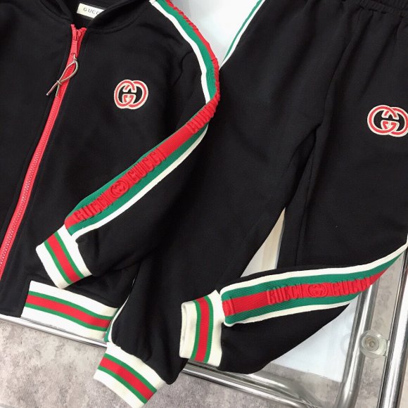 Gucci - Детский спортивный костюм DW_0112GU5