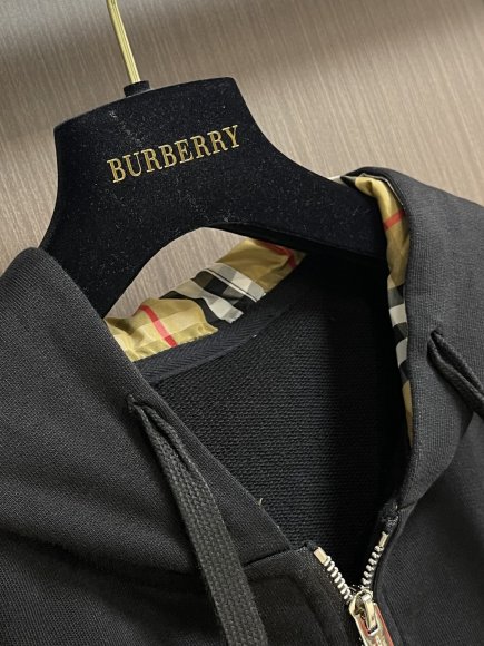 Burberry - Мужской спортивный костюм DZ_0908BU10