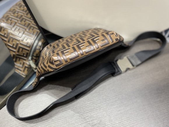 Fendi Поясная сумка GI_2605FE1 Fendi Поясная сумка GI_2605FE1