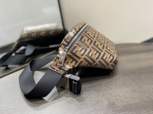 Fendi Поясная сумка GI_2605FE1 Fendi Поясная сумка GI_2605FE1