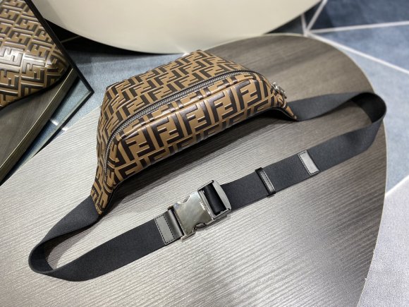 Fendi Поясная сумка GI_2605FE1 Fendi Поясная сумка GI_2605FE1
