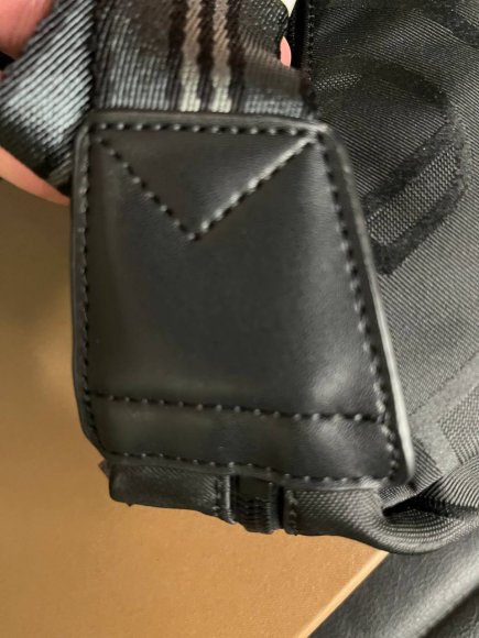 Burberry Поясная сумка S3D_1901BU18 Burberry Поясная сумка S3D_1901BU18