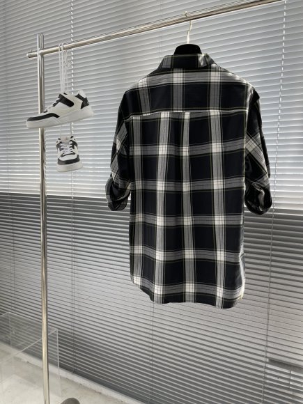 Balenciaga - Мужская рубашка TJ_2205BA1 Balenciaga - Мужская рубашка TJ_2205BA1