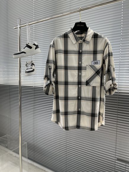 Balenciaga - Мужская рубашка TJ_2205BA1 Balenciaga - Мужская рубашка TJ_2205BA1