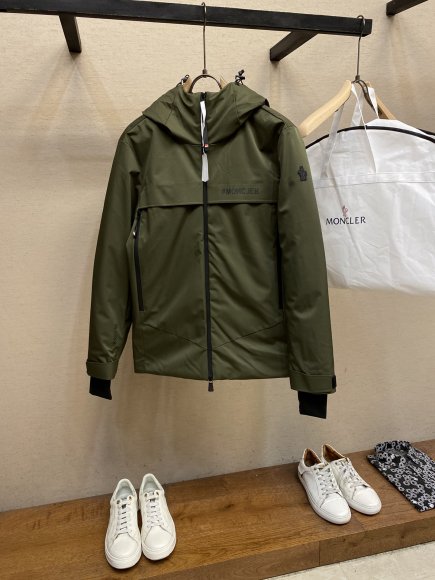 Moncler Foret - Мужская куртка пуховик DZ_1111MO1 Moncler Foret - Мужская куртка пуховик DZ_1111MO1