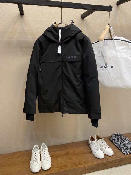 Moncler Foret - Мужская куртка пуховик DZ_1111MO1 Moncler Foret - Мужская куртка пуховик DZ_1111MO1