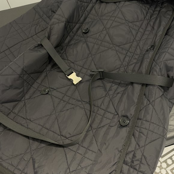 Dior - Женская стеганая куртка FY_2812DI8 Dior - Женская стеганая куртка FY_2812DI8