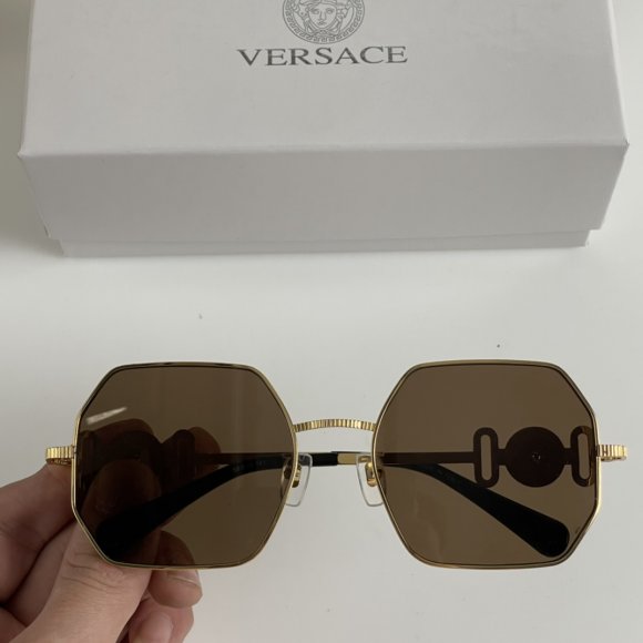 Versace - Солнцезащитные очки K2_2402VE7 Versace - Солнцезащитные очки K2_2402VE7
