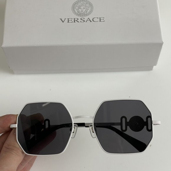 Versace - Солнцезащитные очки K2_2402VE7 Versace - Солнцезащитные очки K2_2402VE7