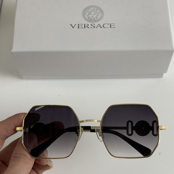 Versace - Солнцезащитные очки K2_2402VE7 Versace - Солнцезащитные очки K2_2402VE7