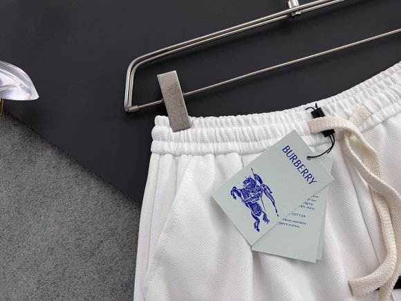 Burberry - Мужские шорты DF_0807BU1 Burberry - Мужские шорты DF_0807BU1