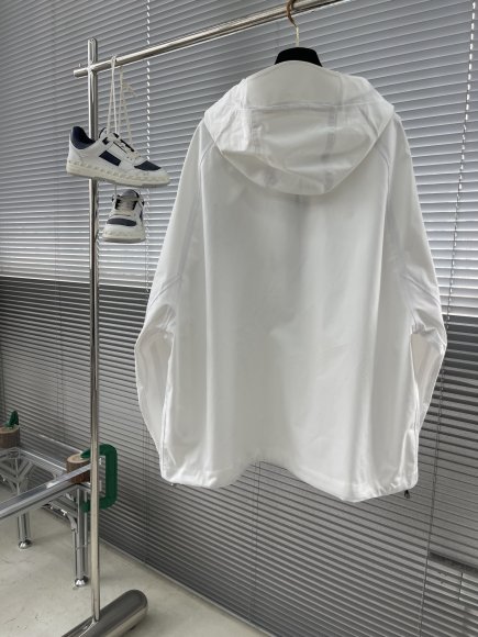 Givenchy - Мужская куртка ветровка DZ_0908GI12