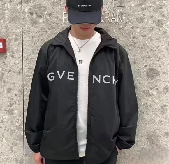Givenchy - Мужская куртка ветровка DZ_0908GI12