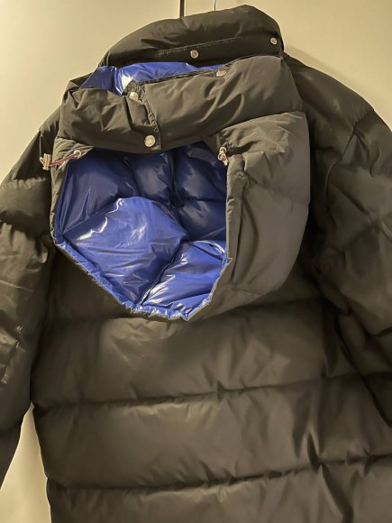 Moncler Мужская куртка пуховик S3D_2001MO2