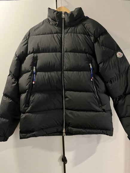 Moncler Мужская куртка пуховик S3D_2001MO2