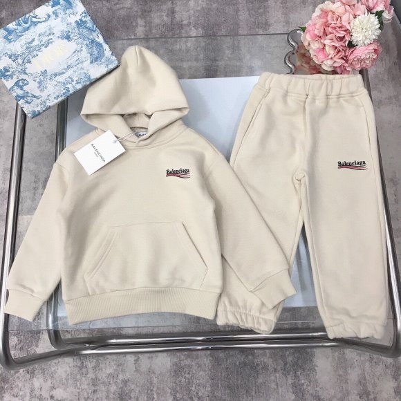Balenciaga - Детский спортивный костюм DW_0112BA8 Balenciaga - Детский спортивный костюм DW_0112BA8