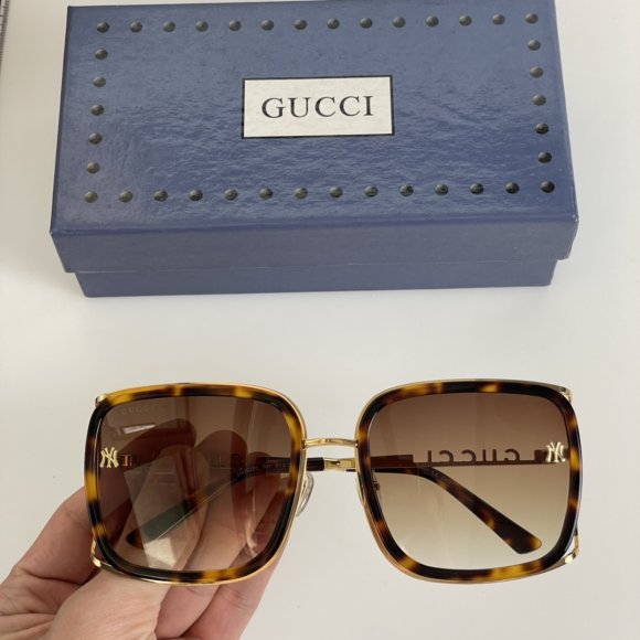 Gucci - Солнцезащитные очки K2_2402GU8 Gucci - Солнцезащитные очки K2_2402GU8