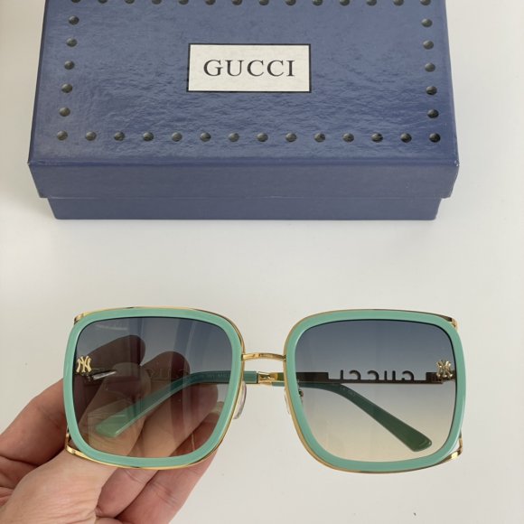 Gucci - Солнцезащитные очки K2_2402GU8 Gucci - Солнцезащитные очки K2_2402GU8