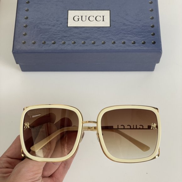 Gucci - Солнцезащитные очки K2_2402GU8 Gucci - Солнцезащитные очки K2_2402GU8