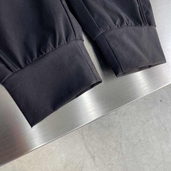 Fendi - Мужские спортивные штаны DZ_2803FE7 Fendi - Мужские спортивные штаны DZ_2803FE7