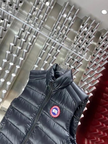 Canada Goose Мужской жилет пуховик SAD_2501CG7 Canada Goose Мужской жилет пуховик SAD_2501CG7