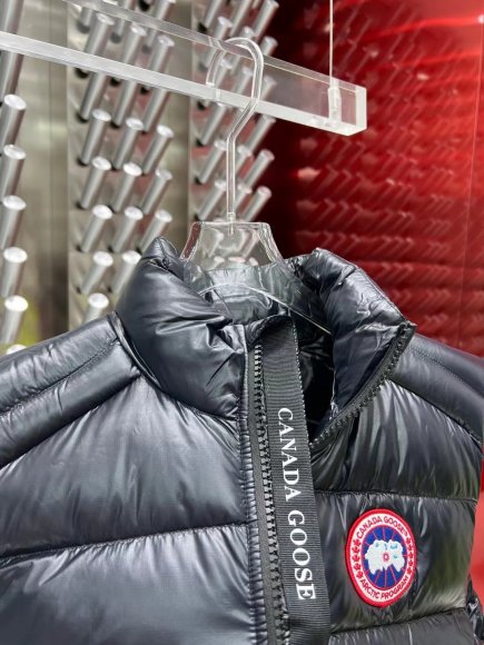Canada Goose Мужской жилет пуховик SAD_2501CG7 Canada Goose Мужской жилет пуховик SAD_2501CG7