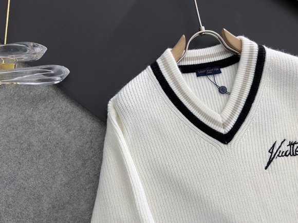 Louis Vuitton - Мужская кофта пуловер CF_2809LV2 Louis Vuitton - Мужская кофта пуловер CF_2809LV2