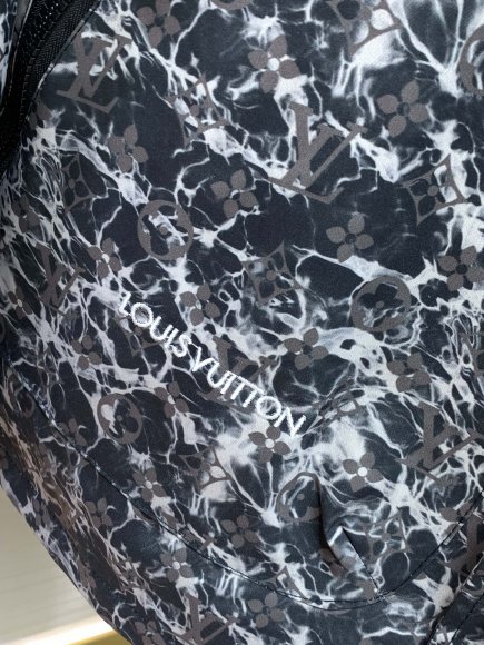 Louis Vuitton - Мужская куртка ветровка TI_1709LV1 Louis Vuitton - Мужская куртка ветровка TI_1709LV1