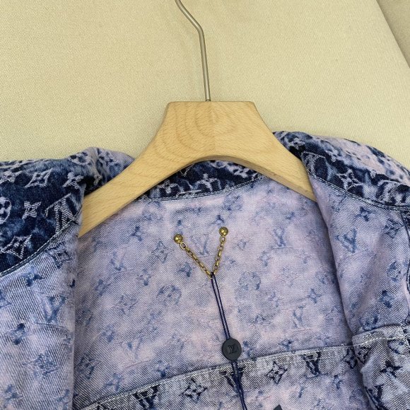 Louis Vuitton - Мужская джинсовая куртка рубашка DZ_1410LV2 Louis Vuitton - Мужская джинсовая куртка рубашка DZ_1410LV2