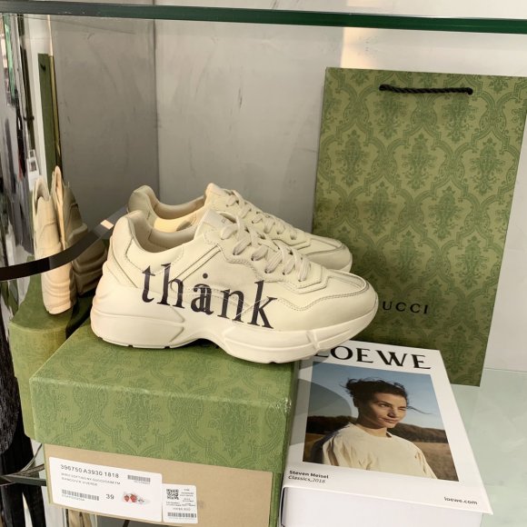 Gucci Rhyton Женские кроссовки MO_1509GU1W