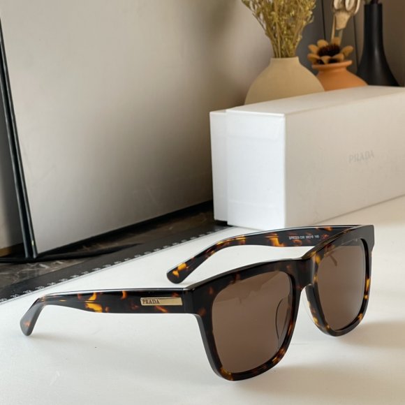 Prada - Солнцезащитные очки K2_2402PR9 Prada - Солнцезащитные очки K2_2402PR9