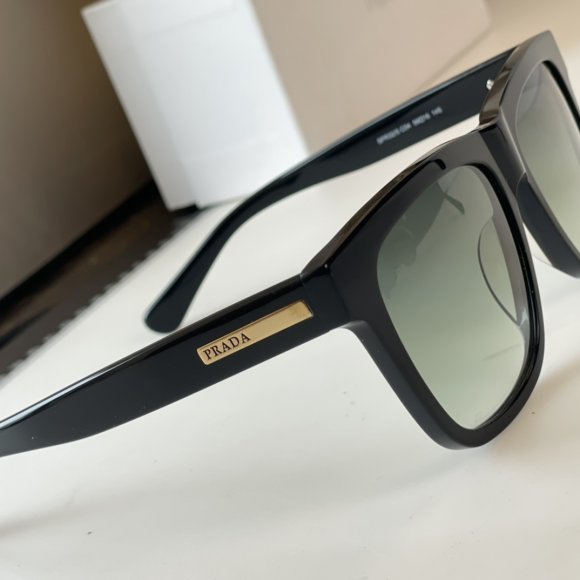 Prada - Солнцезащитные очки K2_2402PR9 Prada - Солнцезащитные очки K2_2402PR9